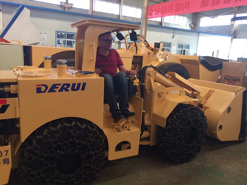 Customer from North Africa visited DERUI