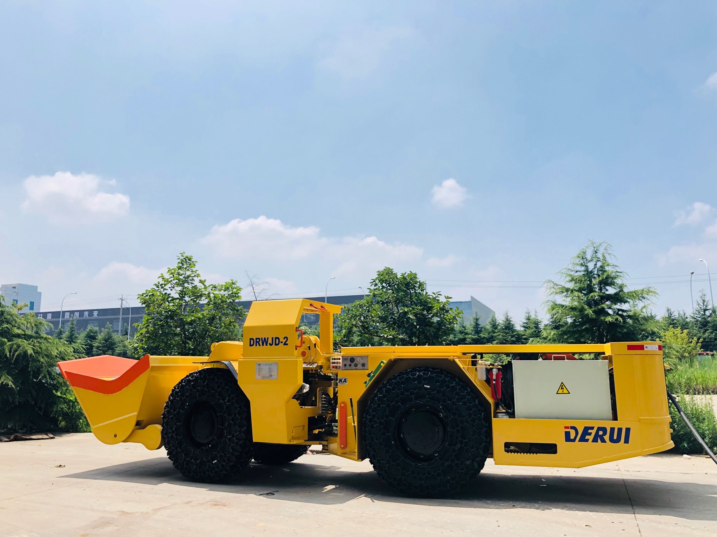 DERUI deliver 2.0 CBM electric powered LHD loader