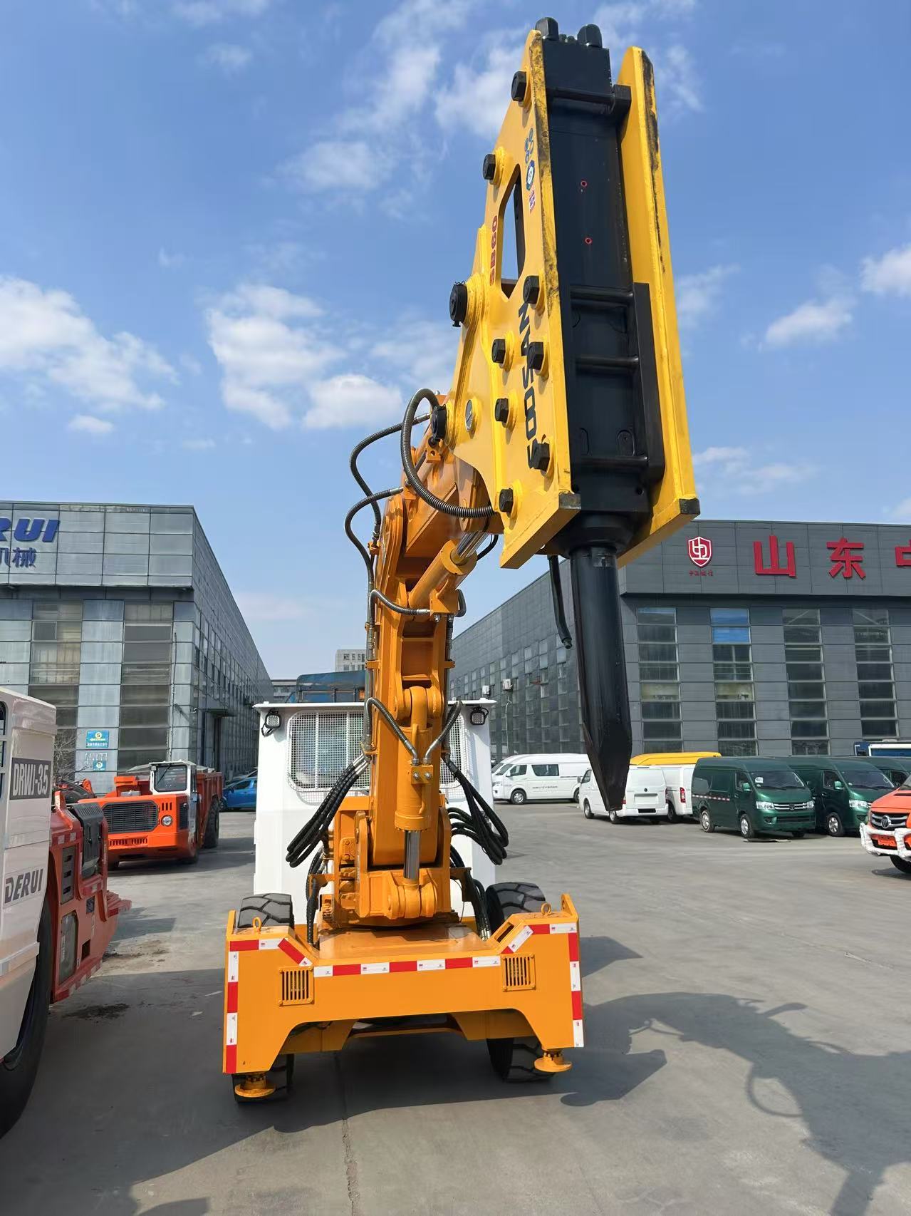 Underground Hydraulic Breaker